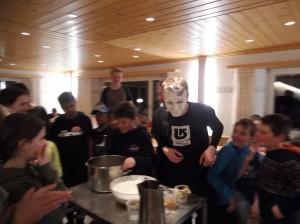 Skilager 2020 Freitag bunter Abend (24)